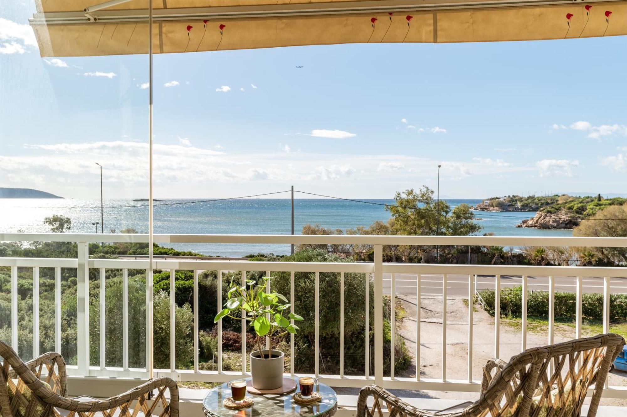 Amazing Sea View Apartment Kalivia Thorikou ภายนอก รูปภาพ